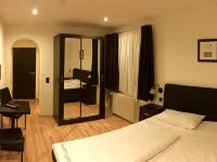 Hotel Roter Kater Hotels near Wolfsanger