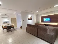 97 HomeStay Kuching 4R3B 9pax 2carpark