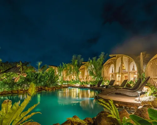 Curve Villas Boutique Resort 克頓古海灘（Kedungu Beach）附近的飯店