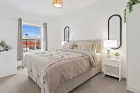 Free Parking | Families |Open plan | Contractors |