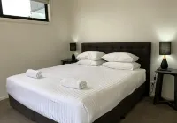 Captains Cove Ground Floor Luxury Apartments - 民宿