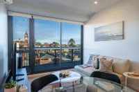 Hawthorn 1BR Apt - Close to Swinburne University - Condos