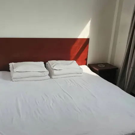 Lingyuan Lulutong Guesthouse