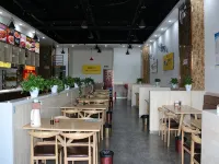 OHO Chengyin Zhihui Homestay (Luohe Convention and Exhibition Center)