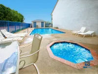 Days Inn by Wyndham Round Rock - Hot Tub