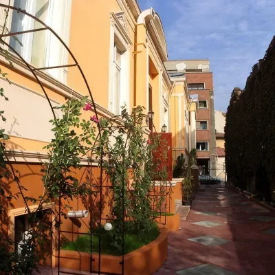Hotel Michelangelo Отели рядом с достопримечательностью «Сектор 1»