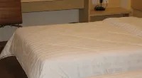 Luding Yuxuan Inn - Inns