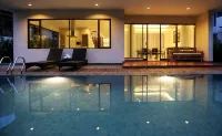 Breeze Blows City View Villa 4 Bedrooms and 1 Familly Bedroom with a Private Heated Swimming Pool - Private Pools