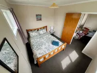 Mackenzie Cottage - Close to town! - Wifi