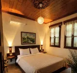 Denis Guest House