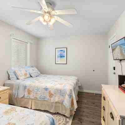 Cozy 2Br - 2BA Condo - Ocean, Marsh & Icw Views • Pool & Private Dock • Sleeps 6 Rooms