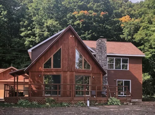 Large 6-bedroom home, sleeps 16! WiFi and a private sandy beach in Traverse City - Wi-Fi