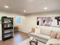 Gorgeous 3-bedroom house with AC in charming Petersburg - Wifi