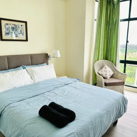 Costa Mahkota [3 min to Mahkota, 4pax, 1car park] by LoHas