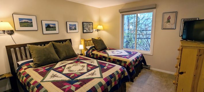 Remodeled Condo w/ FREE WiFi, Parking, Heated Pool, Hot Tubs, Skier Shuttle Hotéis em Avon