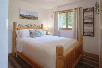 Mountain View Cabin, Hot Tub at White Pass Resort, Mt. Rainier