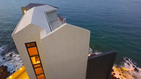 Samcheok Beach Hill Pool Villa