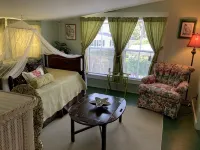 Spacious Home - 1500 ft from Beach & Circuit Ave