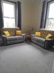 1 Bedroom apartment with a 5 minute walk into the town. Enclosed garden.