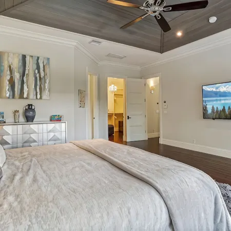Luxurious Delray Beach Pool Home in Downtown Delray! VIP Beach Passes!
