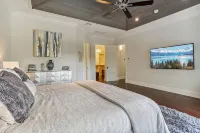Luxurious Delray Beach Pool Home in Downtown Delray! VIP Beach Passes! - 5-Star