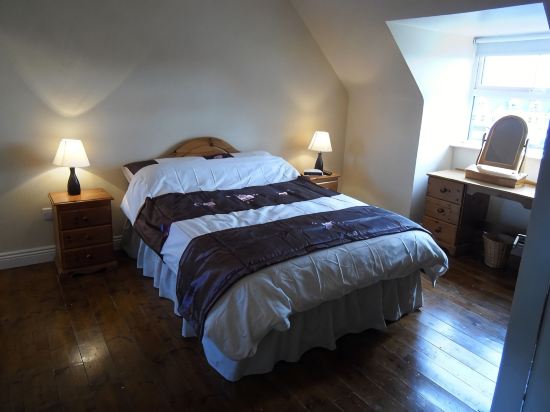 Cosy cottage near village  beach  Links and Hogs Head Golf Courses