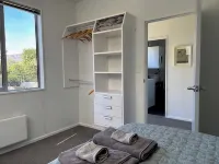 The Art House, Wanaka - Contemporary holiday house