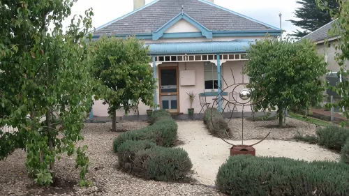 B&B on Piper - Beautiful Cottage Accommodation - Wi-Fi
