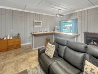 Milepost 64 is conveniently located in the heart of Bryson City! - 3-Star