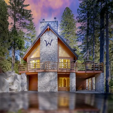 W House in BLS, Game Room, Fire Pit, Hot Tub, Central AC&Heat, Pet friendly!