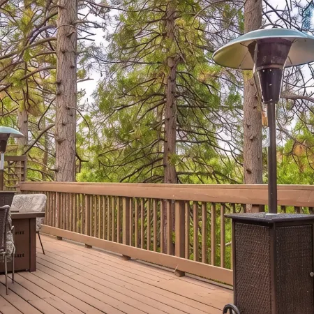 Cheerful 4-Bedroom Cabin with Hot Tub