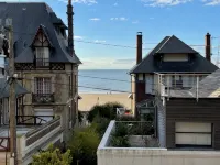 VILLA LA PLAGE - Kitchens