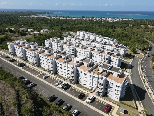 3 Bedrooms Apt. close to main beaches/ attractions