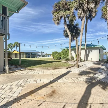 Pet friendly water front home in the heart of Crystal River