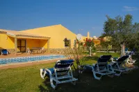 Spacious villa with large garden & private pool-quiet area near Quinta do Lago - Villas