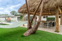 Private Beach Access-Heated Pool-TikiHut-Grill - 4-Star