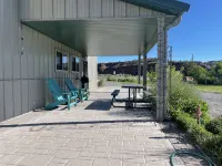 Quiet Barn on Big Horn River, Thermopolis, WY - Homestays