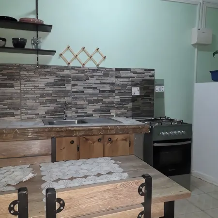 HazelWood Cottage: Beautiful Caribbean Sea views, in a comfortable space.