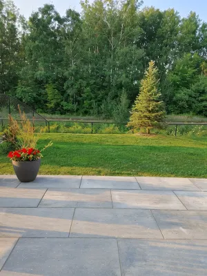 1Bed  1Bath Apartment  Quiet, close to park, beach,  biking and walking trails