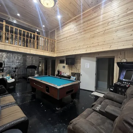 Family Time at Hills Hocking @ Pine Creek Villas: Creek Front Hotels in Hocking County