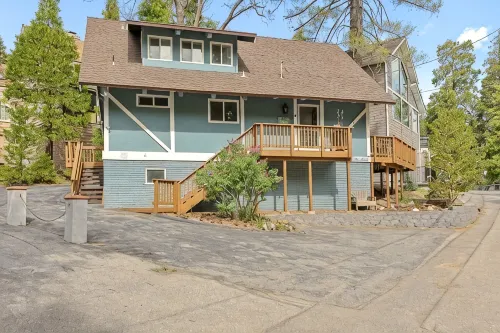 "The Blue Lake House"- Walk to Lake & Village