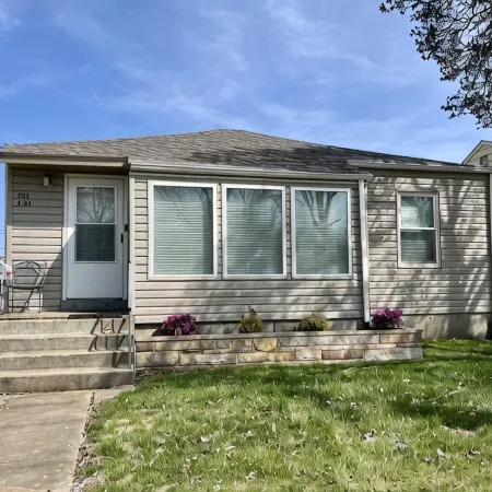 Historic 2-Bed Gem in St. Charles French Town