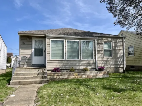 Historic 2-Bed Gem in St. Charles French Town