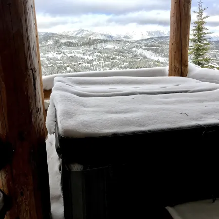Stunning Ski-in Ski-out Saddle Ridge End Unit in Big Sky/Moonlight