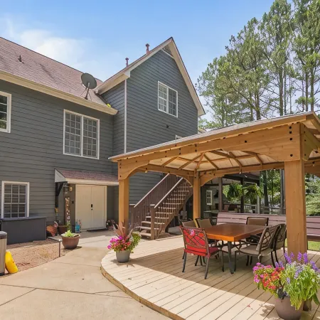 Cozy Private Basement w/ Pool & Workout