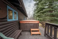 Enjoy a peaceful retreat and a fisherman's dream on Rock Creek! - シャレー