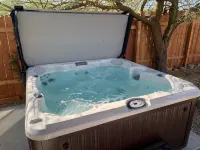 NEW! Joshua Tree Dream - A Modern Desert Spa Retreat - Homestays