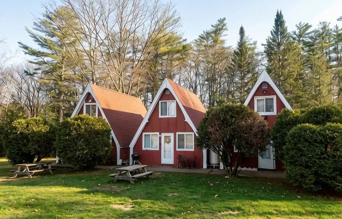 Josh’s Campton Cottage by the Pemi River in the White Mountains!