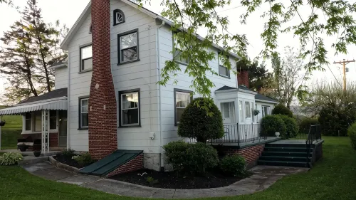 Cozy Farmette Easy Access Bedford PA - 3-Star