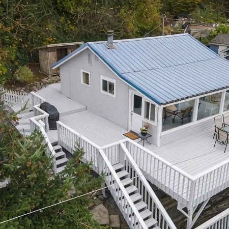 Gorgeous Puget Sound Views w/Huge Deck & Sunsets
